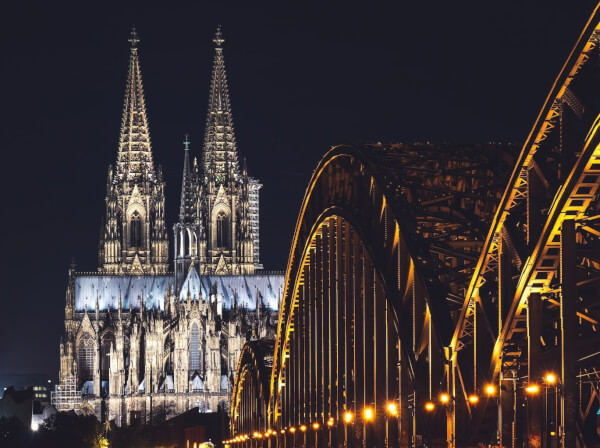 Kölner Dom - Kirche gibt zu 40.000 denkmalgeschützte Immobilien auf
